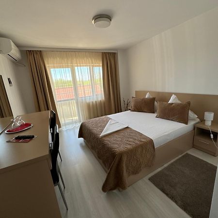 Fast Airport Accomodation Отопени Экстерьер фото