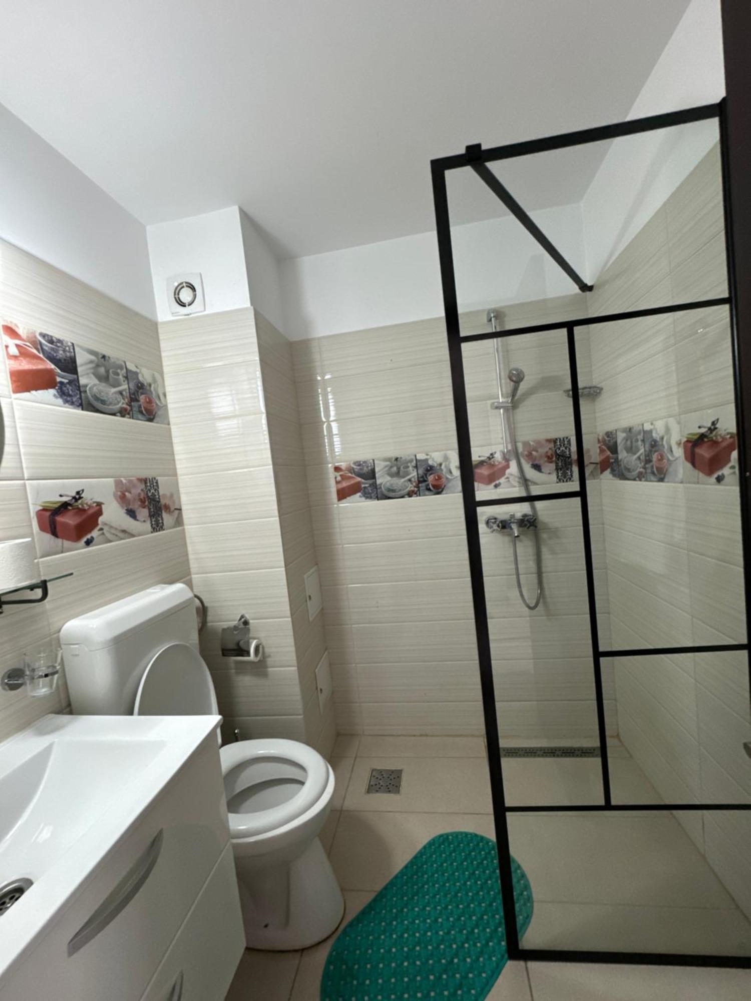 Fast Airport Accomodation Отопени Экстерьер фото