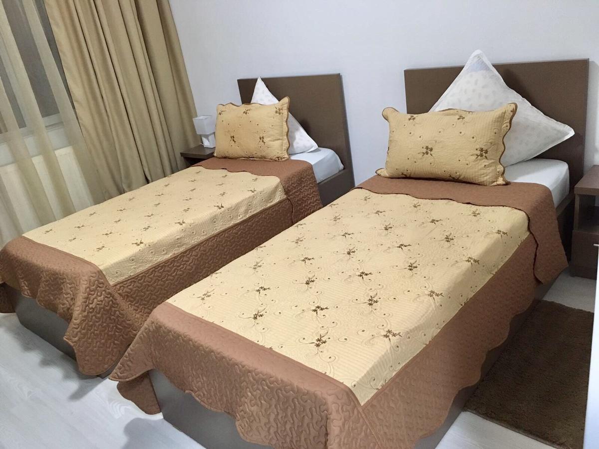 Fast Airport Accomodation Отопени Экстерьер фото