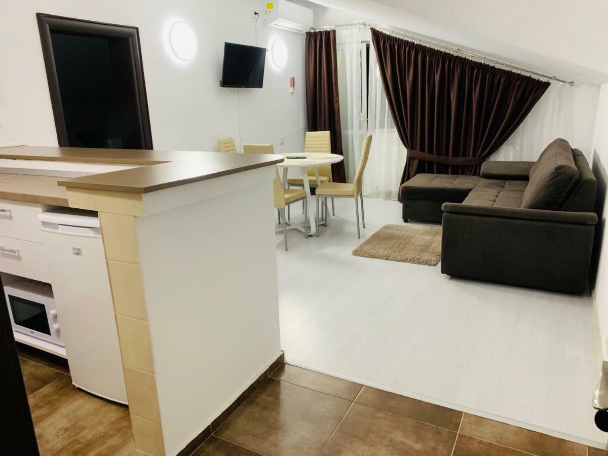 Fast Airport Accomodation Отопени Экстерьер фото