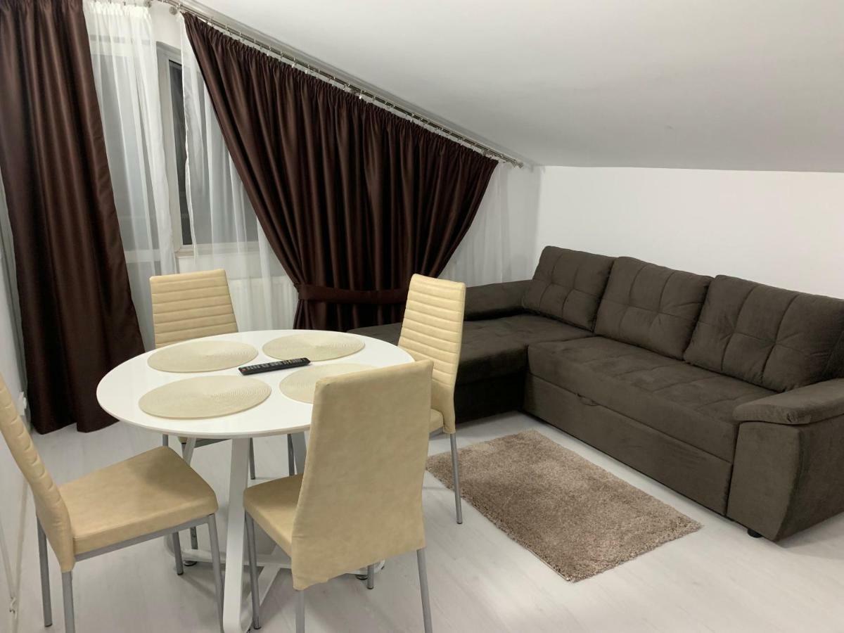 Fast Airport Accomodation Отопени Экстерьер фото