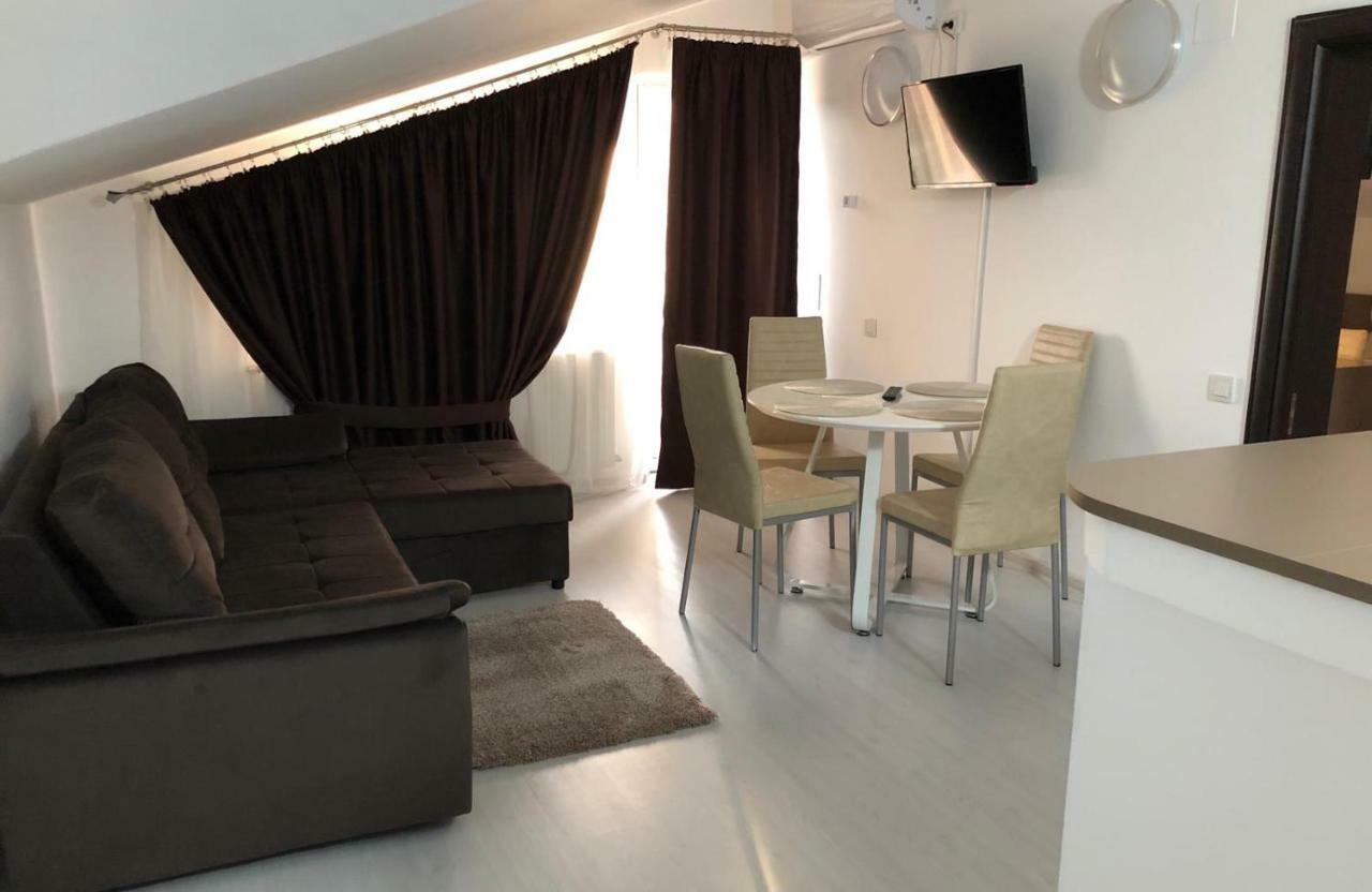 Fast Airport Accomodation Отопени Экстерьер фото